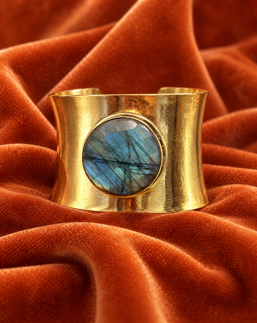 Rani Labradorite Cuff