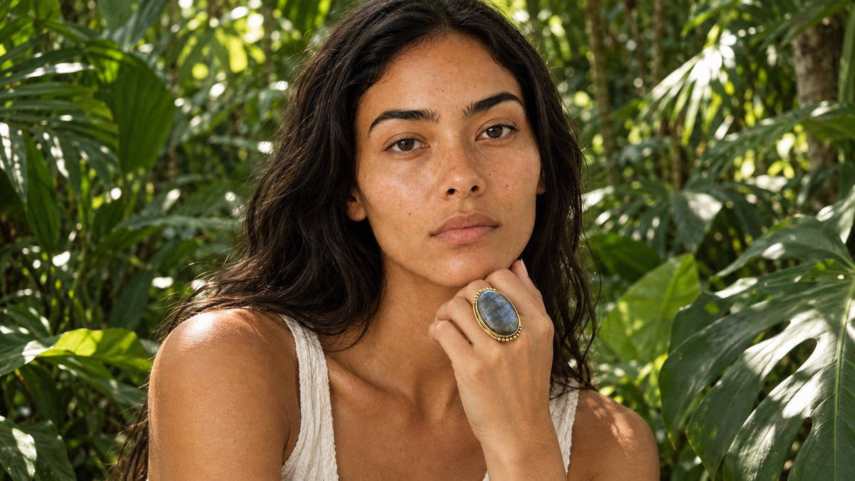 The Vega Labradorite Ring