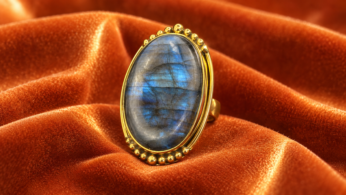 The Vega Labradorite Ring